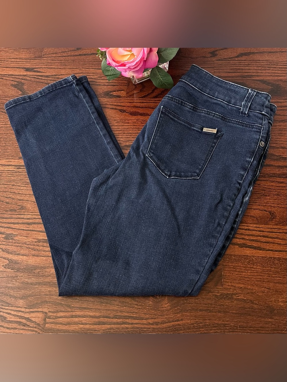 Chicos So Slimming straight leg jeans in size 1 short (8P US)